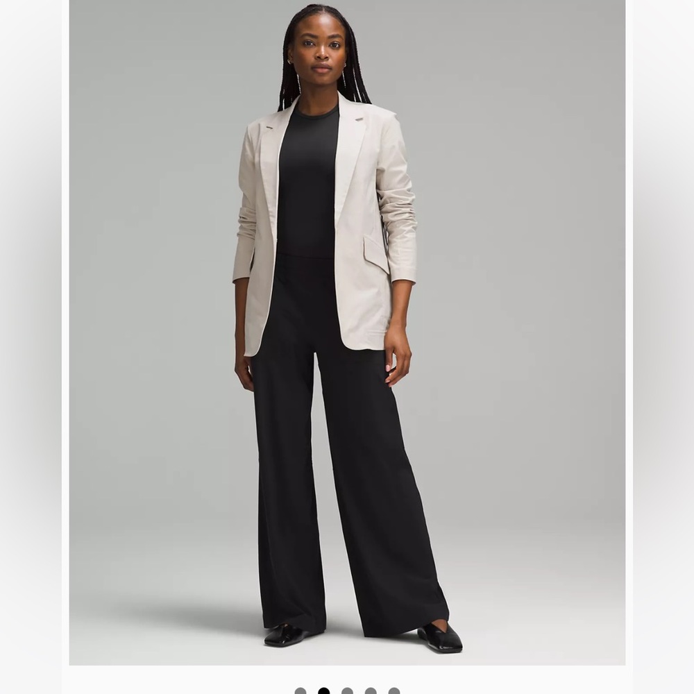 NWOT Lululemon Swift Mid-Rise Wide-Leg Pant